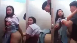 Abg SM4 Ngentot di Kamar Mandi Video by BebasIndo