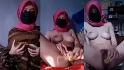 Abg Jilbab Buat Konten Omek Video by TubeV