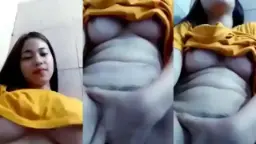 ABG Toket Bulat Omek Baju Kuning Video by indo ABG Toket Bulat Omek Baju Kuning Video by indo